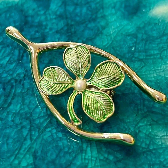 Vintage Wishbone Four Lead Clover Brooch signed Gerry’S - Picture 3 of 7